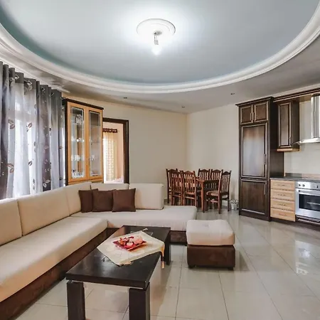 Sea La Vie Apartment *