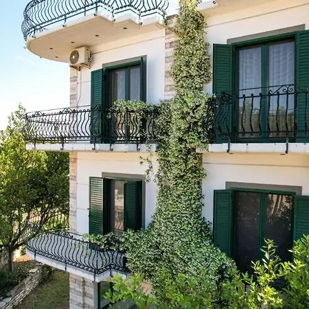 Sea La Vie Apartment