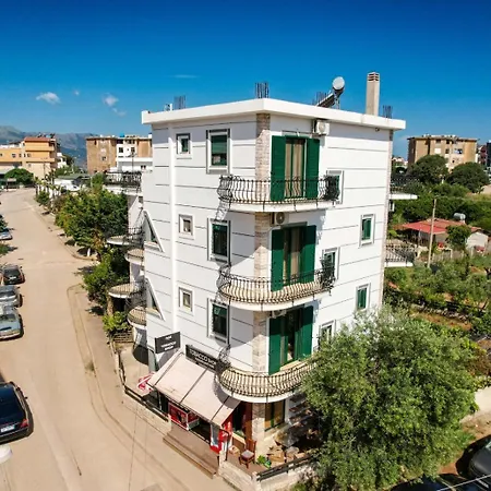 Sea La Vie Apartment *